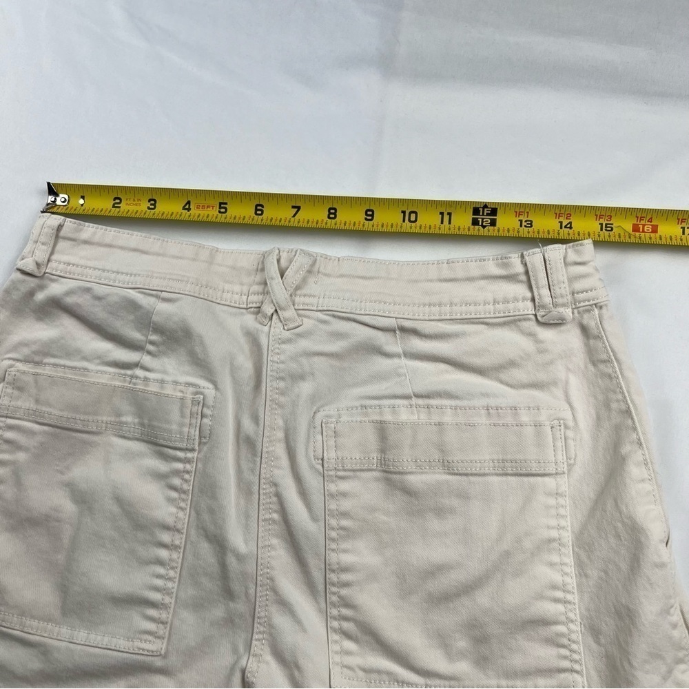 H & M - Women’s Shorts - Khaki - Above the Knee - Size 10 - Picture 2 of 12